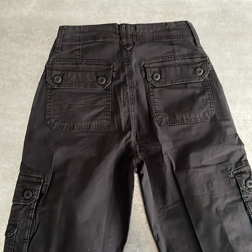 American Eagle Women’s Cargo Pants - Picture 14 of 16